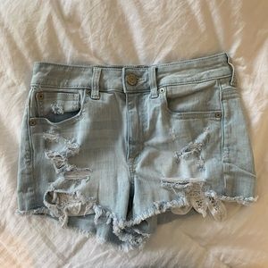 American Eagle Light Wash Jean shorts w pocket det